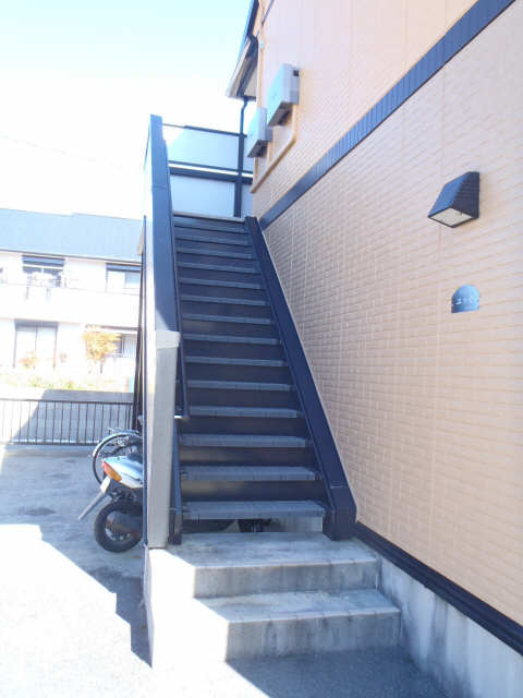 共用階段
