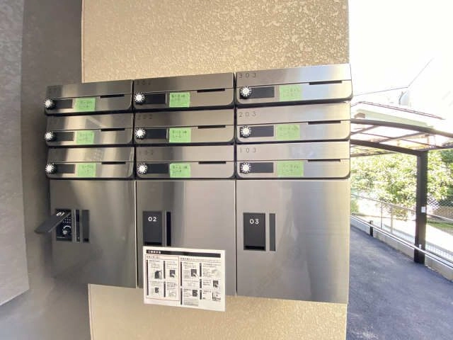 宅配ボックス　郵便ポスト