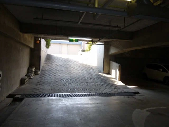 地下駐車場