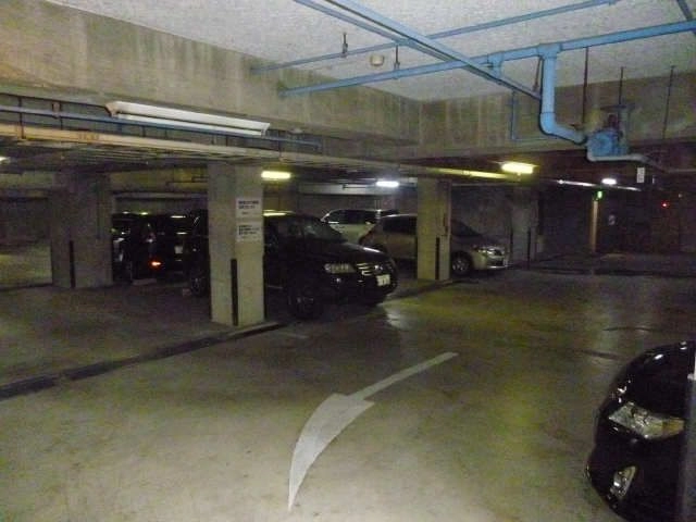 地下駐車場