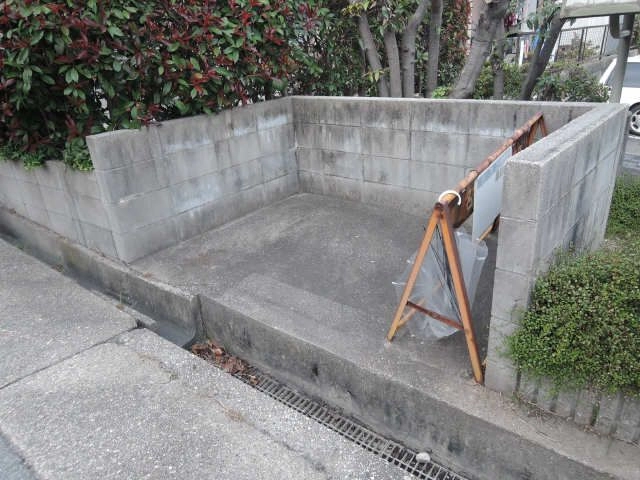 ゴミ置き場