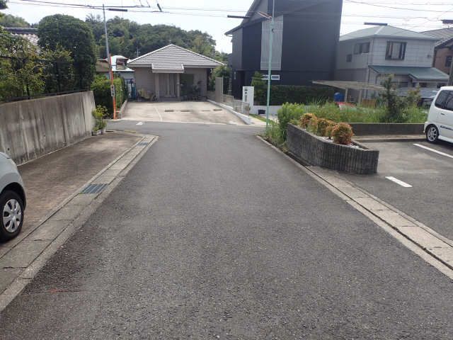 駐車場前道路
