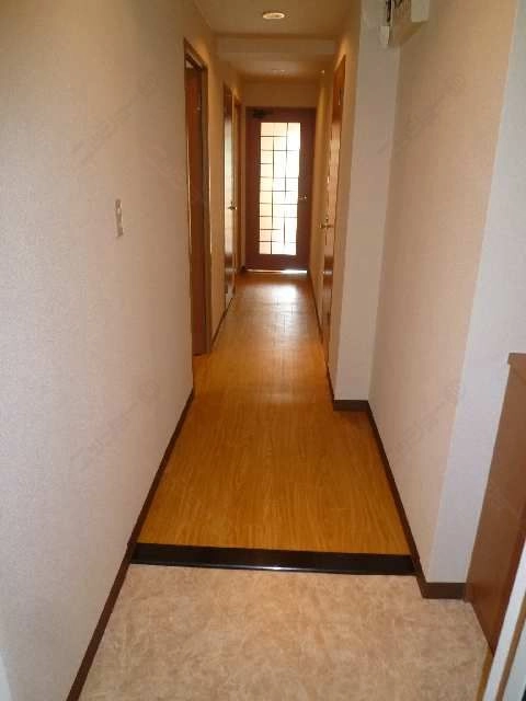 玄関から廊下