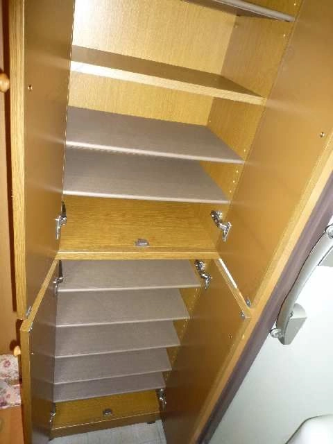 シューズボックス