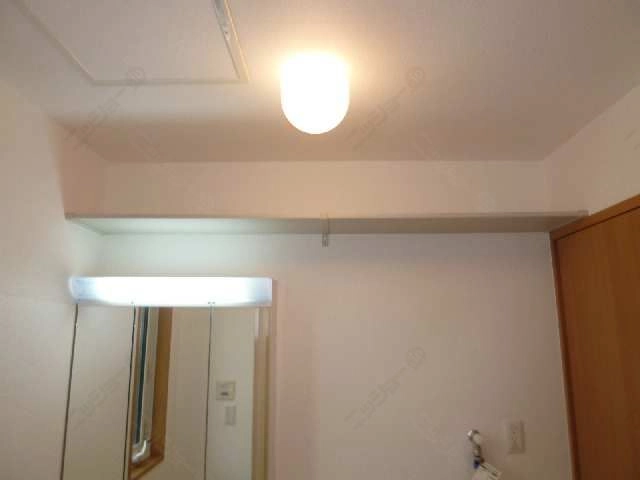 収納棚（洗面）