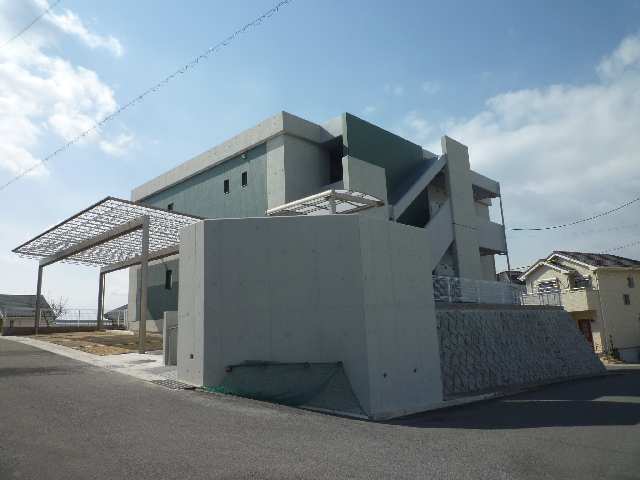 北東からの外観