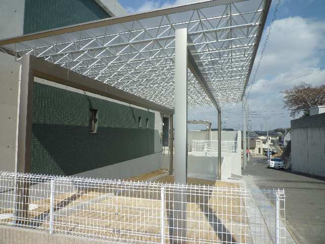 屋根付き駐車場