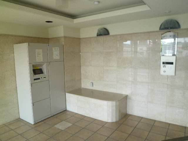 ｴﾝﾄﾗﾝｽ内