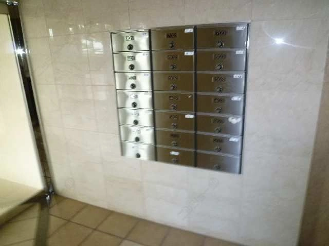 ｴﾝﾄﾗﾝｽ内集合ﾎﾟｽﾄ