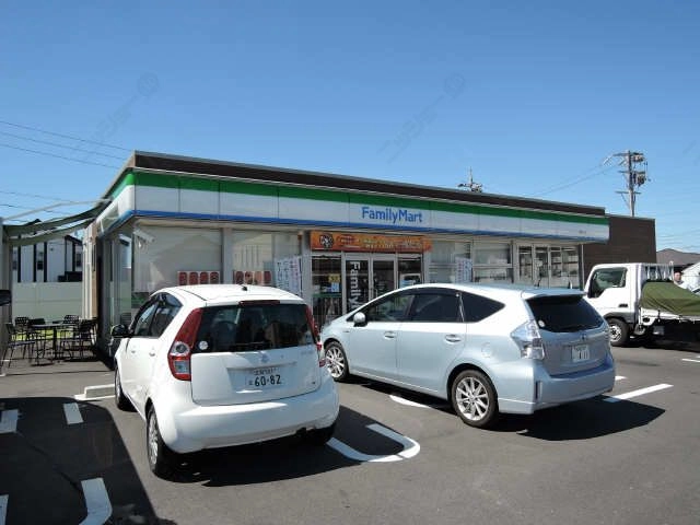 ファミリーマート徒歩５分