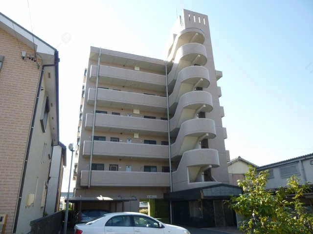 北側からの外観