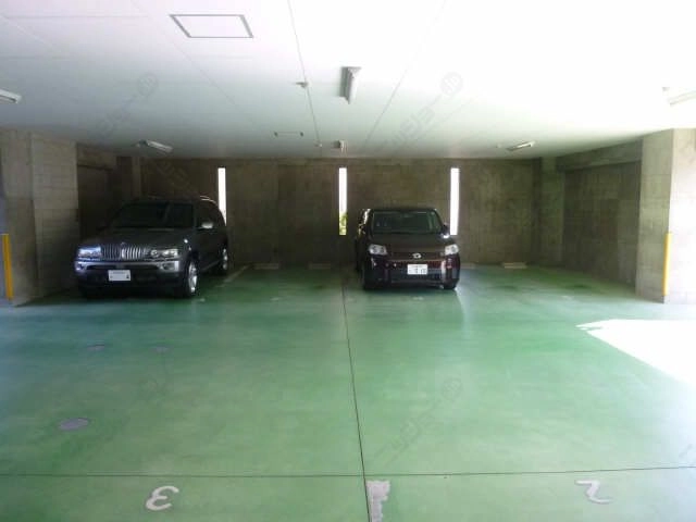 駐車場屋根あり