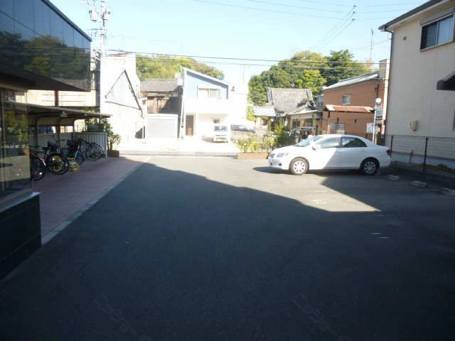 駐車場屋根なし