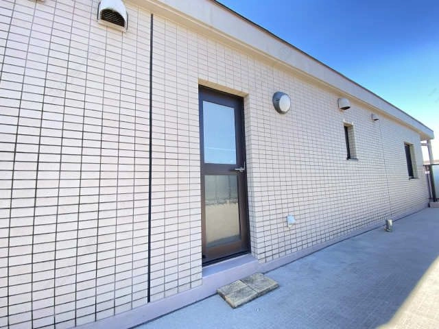 ルーフバルコニー出入口