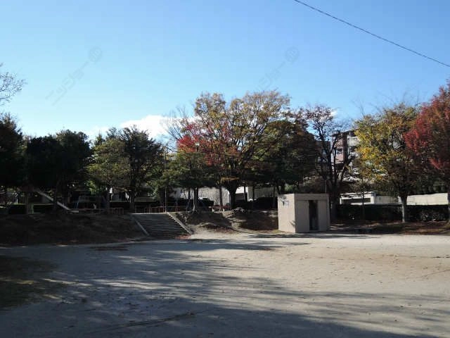 建物南側の景色（公園）