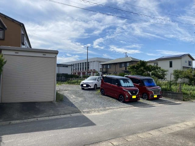 敷地外駐車場（北）
