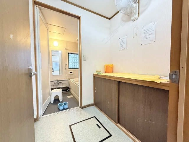 脱衣場(男性用)