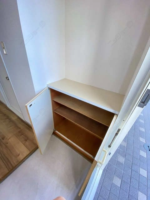 シューズボックス