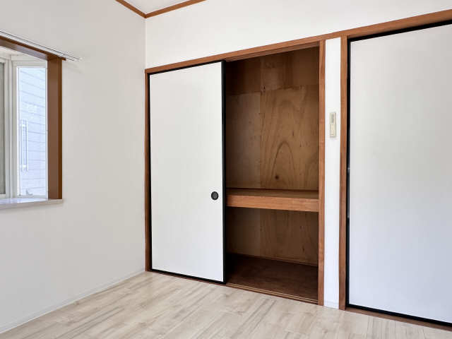 収納（東南洋室）