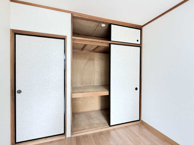 収納（南東洋室）