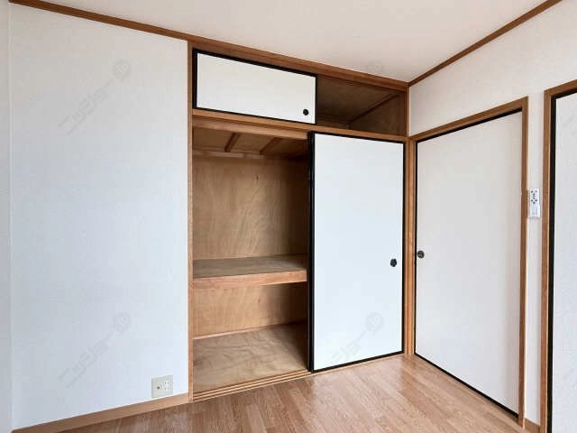 収納(南西洋室)