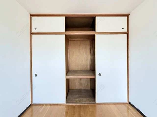 収納(南東洋室)