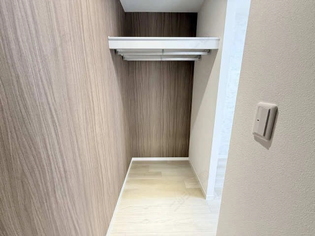 ウォークインクローゼット内