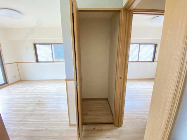 収納（キッチン横）