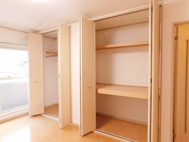 収納（２階南洋室）