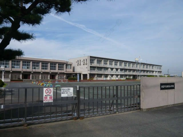 弥生小学校