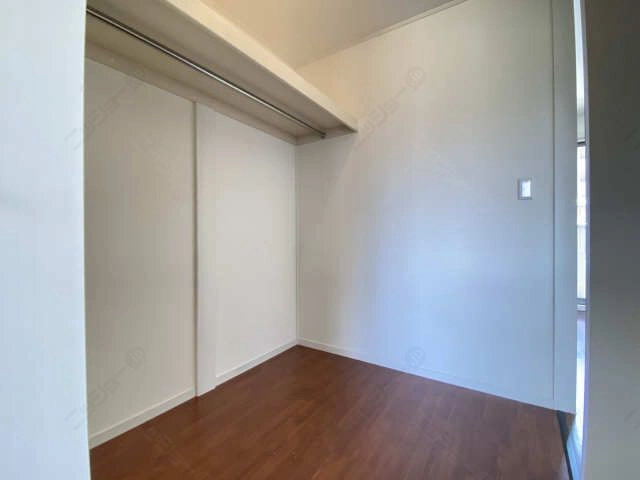 ウォークインクローゼット内