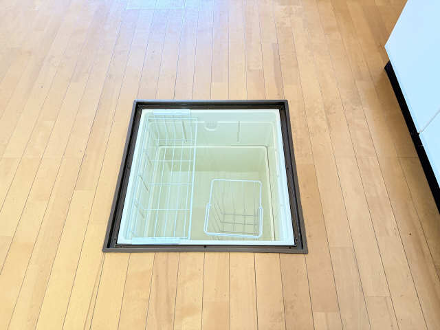 キッチン床下収��納