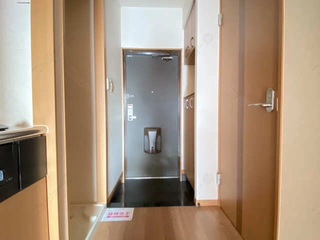 玄関内