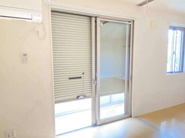 シャッター雨戸（リビング）