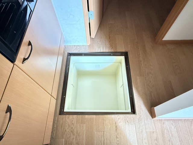 キッチン床下収納