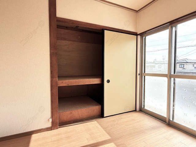 収納（２階南洋室）