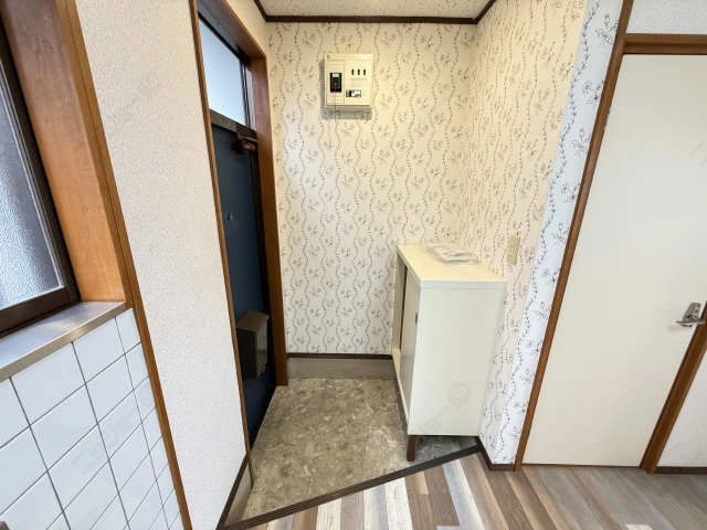 玄関内