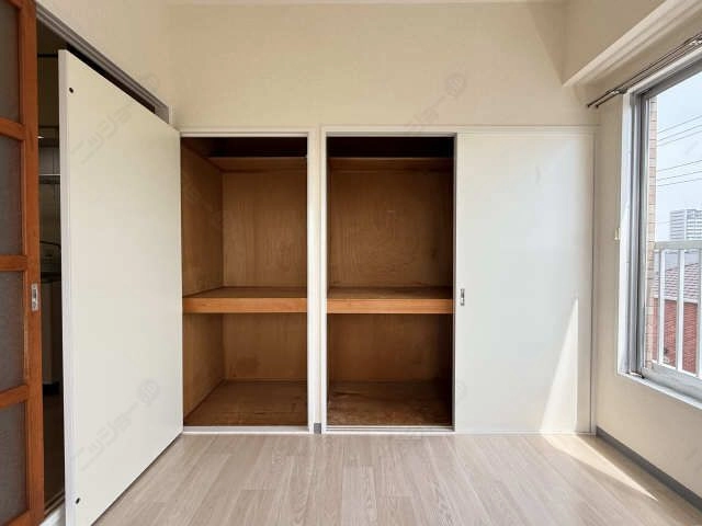 収納(東洋室)