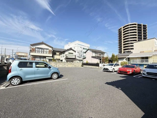 駐車場（北側敷地外）