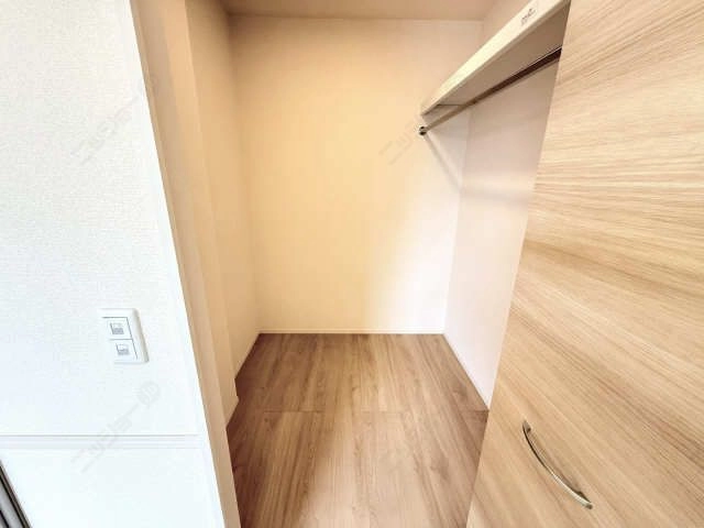 ウォークインクローゼット内