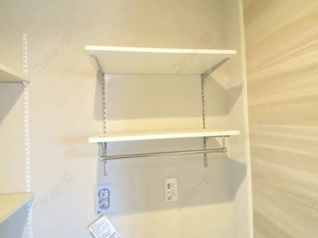 洗濯機置場の棚