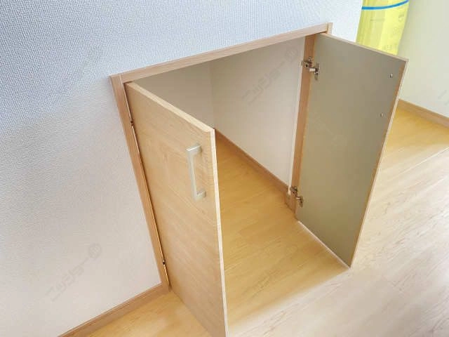 収納（階段下）