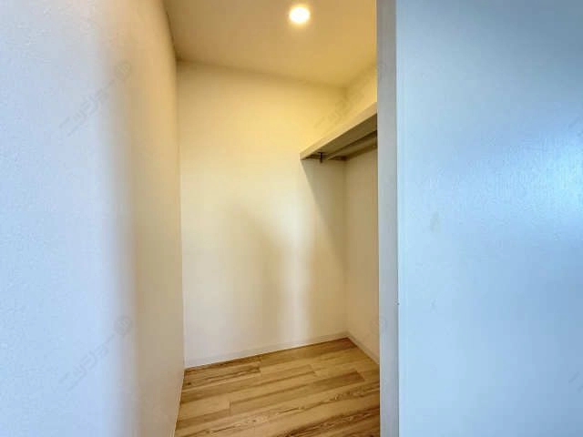 ウォークインクローゼット内