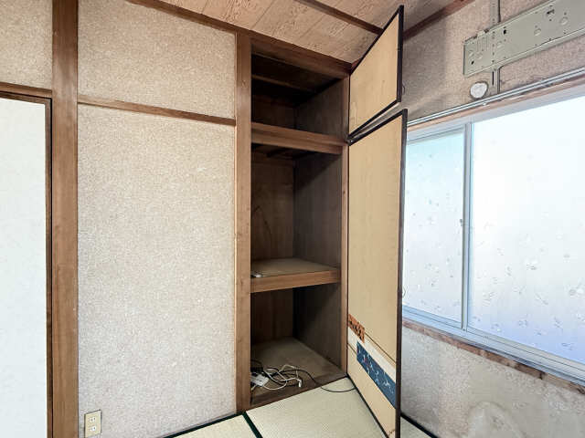 収納（２階東和室）