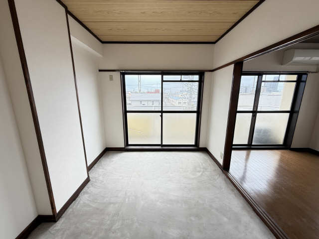 洋室（南東洋間）