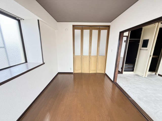 洋室（南西洋間）