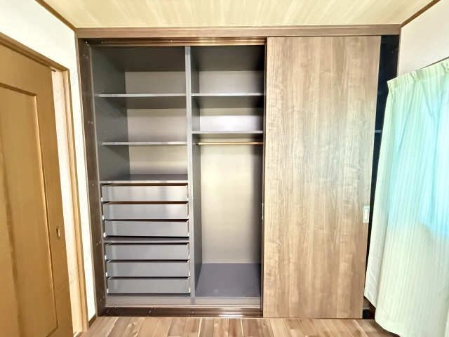 収納（南東洋間）