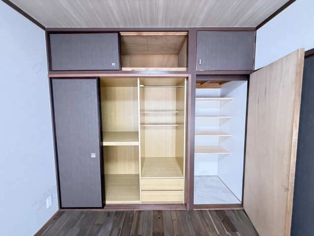 収納（南西洋間）