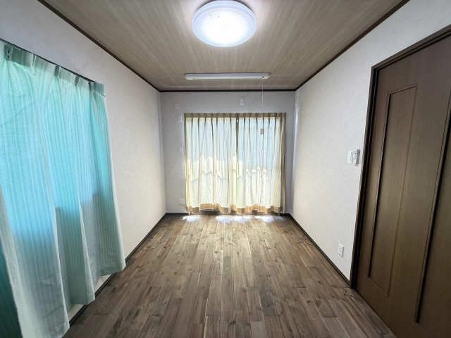 洋室(南東洋間）