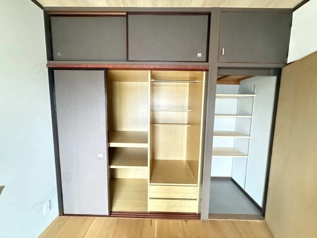 収納（南西洋間）